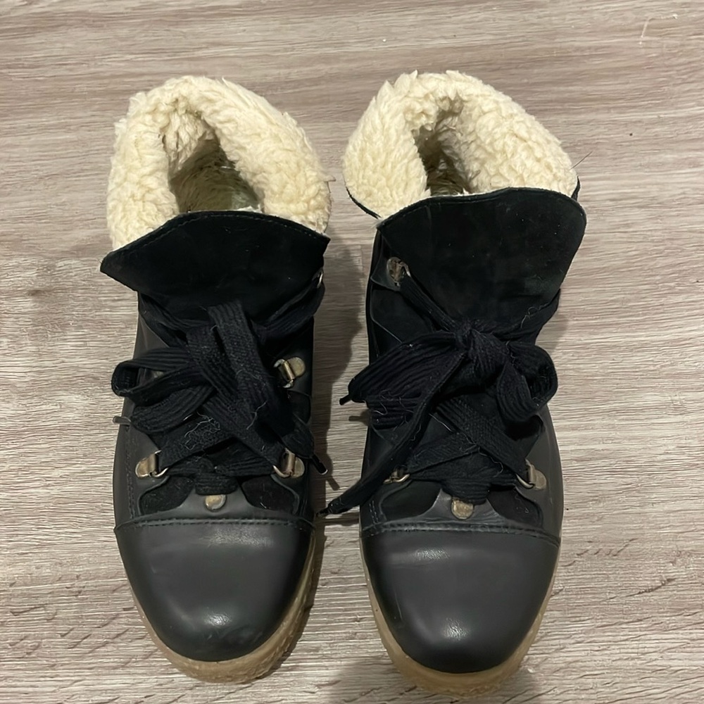 Ganni mountain town style lace up boots 37